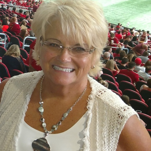 Meet your Posher, Melba - Picture 1 of 1